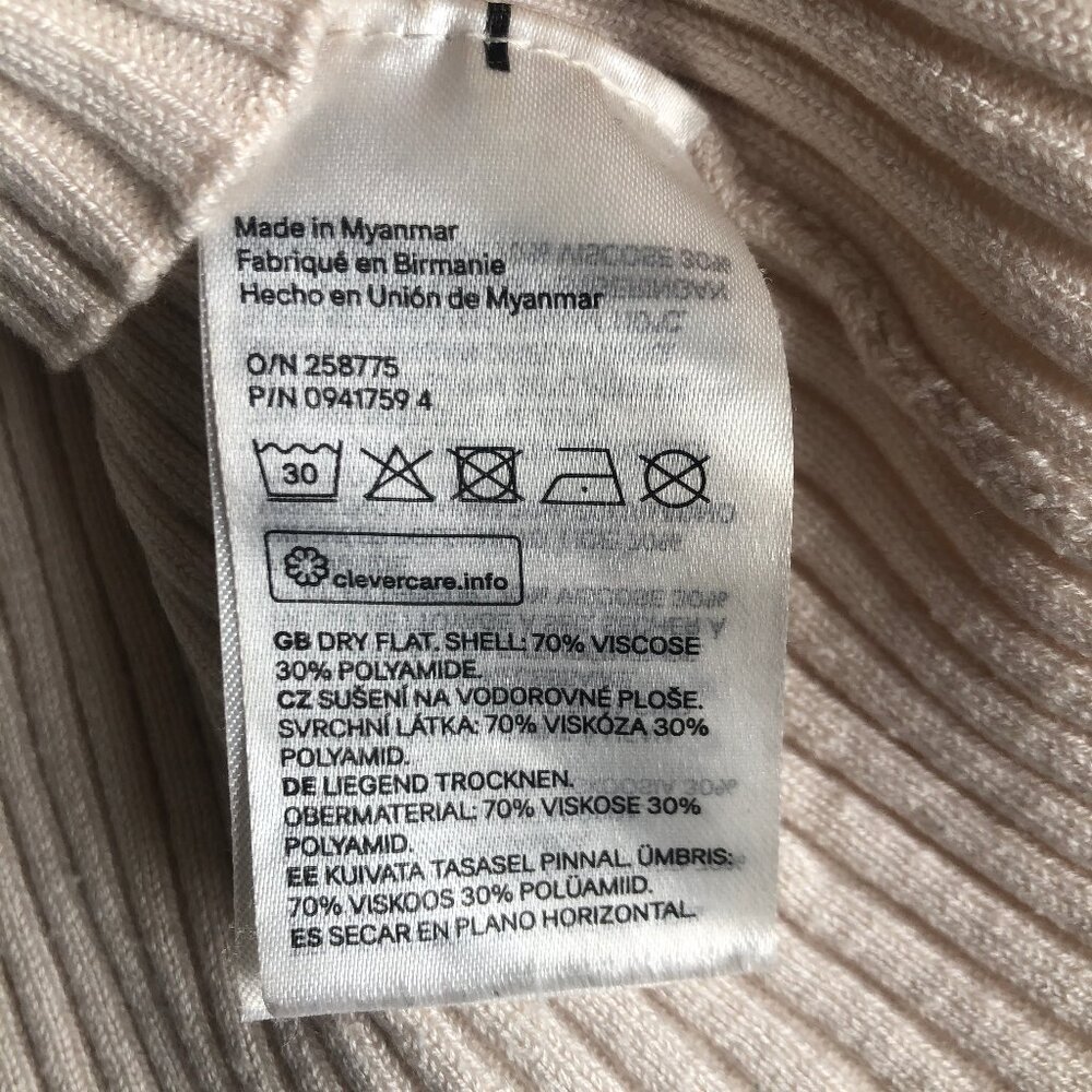 H&M Ribbed Button-Front Top Size S - Picture 6 of 6